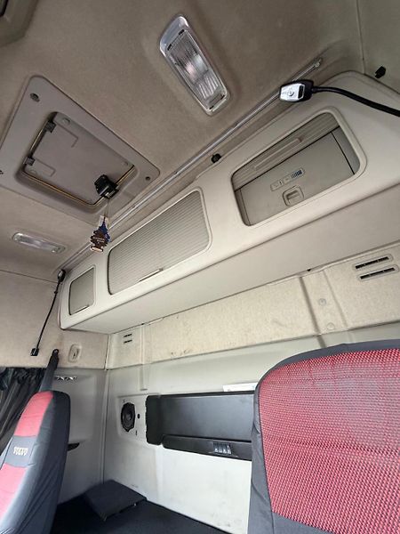 Volvo FM (2015) FMX 500 + Kässbohrer - fotka 44 z 51
