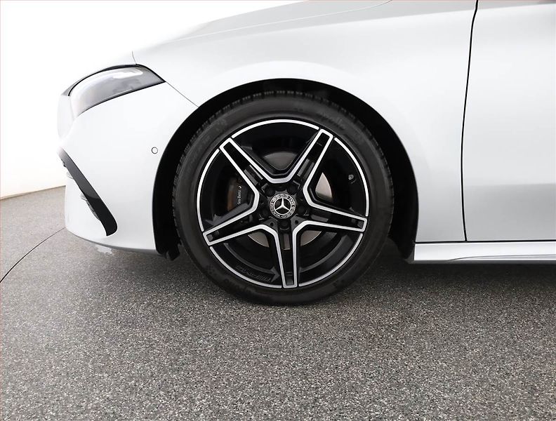 Mercedes-Benz Třídy A (2024) A 200 - fotka 18 z 18