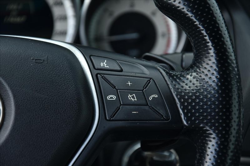 Mercedes-Benz Třídy E 220 CDI COUPE LED ČR - fotka 16 z 24