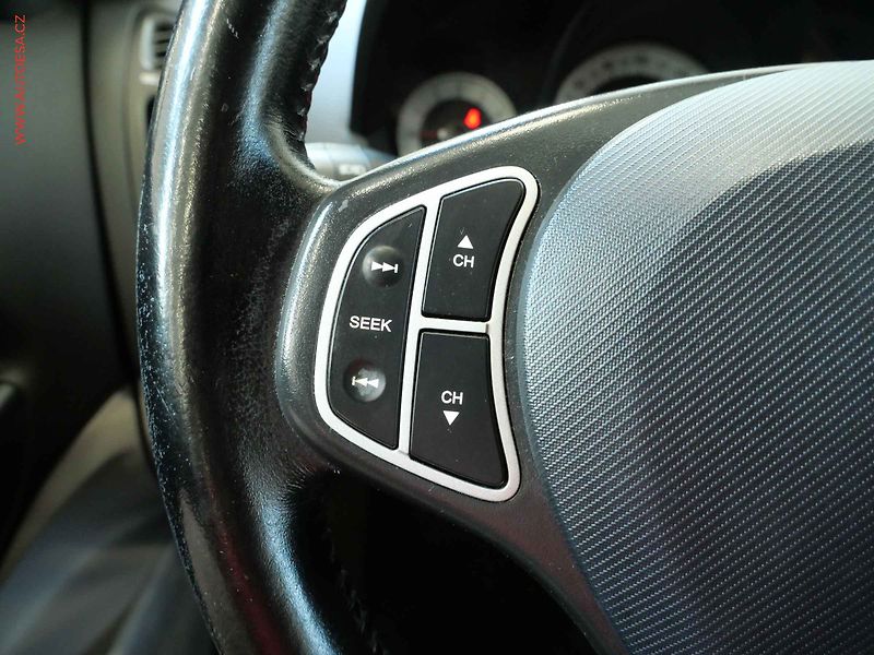 Kia Ceed (2009) 1.4i, ČR, AC - fotka 15 z 19