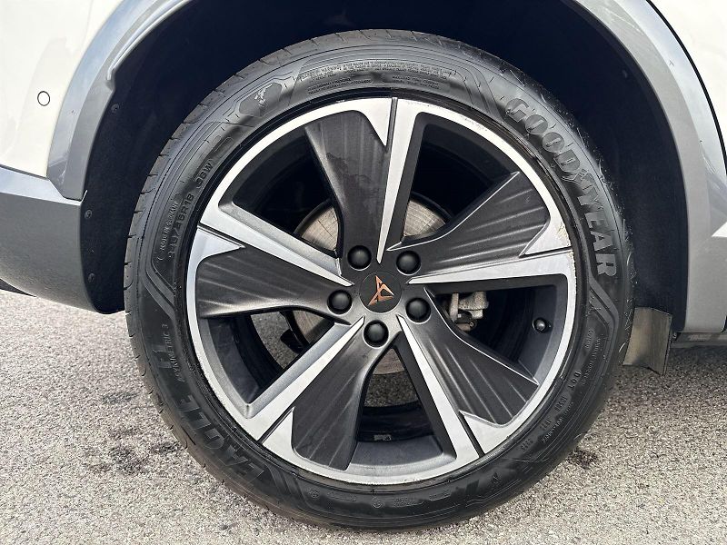 Cupra Formentor (2023) 1.4 TSI e-Hybrid DSG - fotka 30 z 32