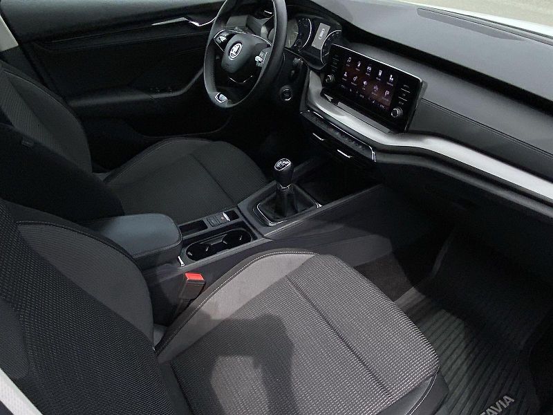 Škoda Octavia (2024) Combi 2.0 TDI Ambition - fotka 10 z 31