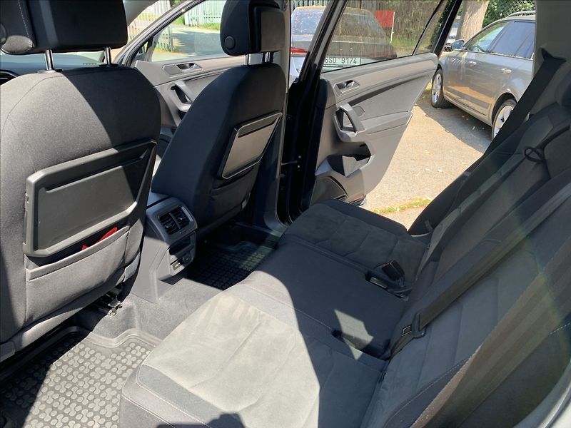 Volkswagen Tiguan 2,0 TDI 4X4 DSG 140KW PANORAMA - fotka 24 z 28