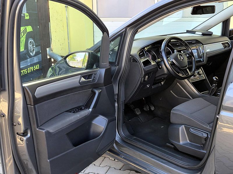 Volkswagen Touran 1,2TSi, 7míst, CEBIA   - fotka 27 z 44