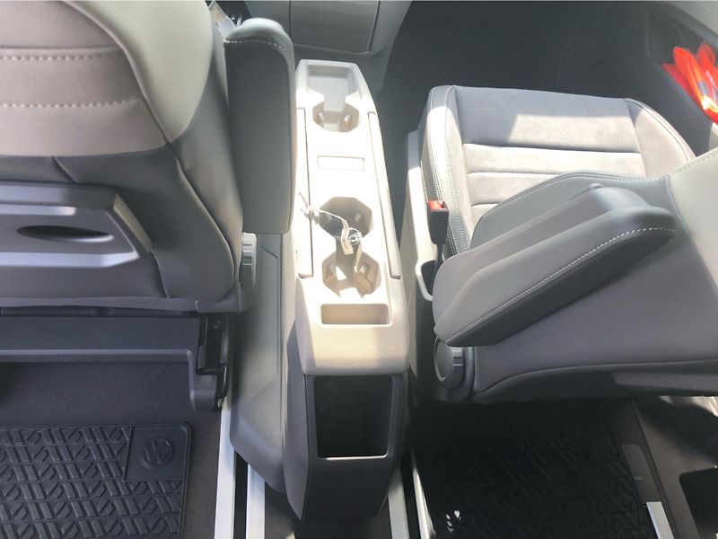 Volkswagen Multivan (2026) LONG STYLE 1,5TSI PHEV 4MOTION - fotka 22 z 30
