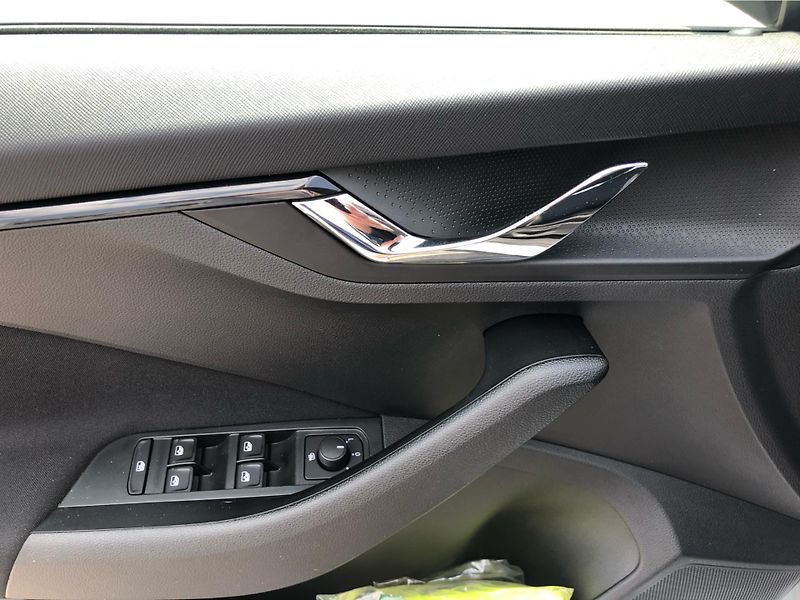 Škoda Kamiq 1.0 TSi SELECTION - fotka 15 z 27