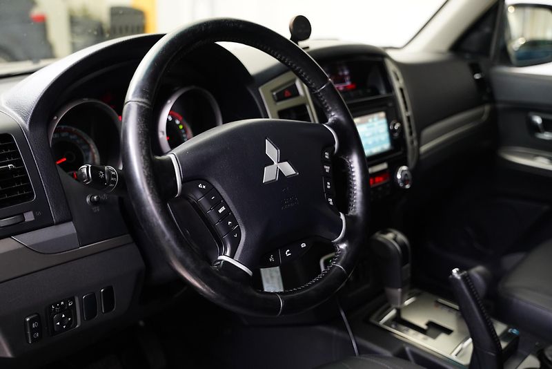 Mitsubishi Pajero - fotka 14 z 26