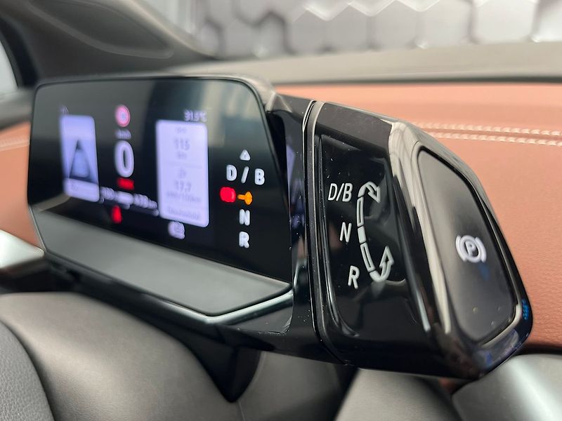 Volkswagen ID.5 Pro 150kW / ALU 20 SoH 95.9% - fotka 11 z 77