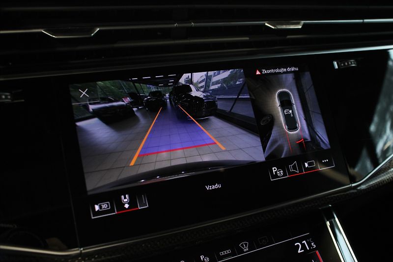 Audi SQ7 TFSi quattro Competition Plus - fotka 23 z 41