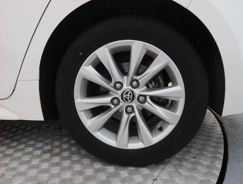 Toyota Corolla (2023) Comfort 1.8 Hybrid - fotka 13 z 19