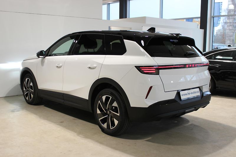 Opel Grandland (2025) GS Hybrid 1.2 TURBO 107kW - fotka 4 z 17