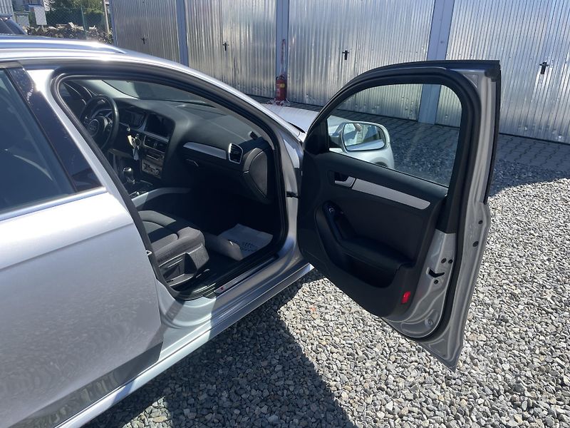 Audi A4 Avant 2.0TDi 120PS S-LINE AVANT TOP! - fotka 145 z 179