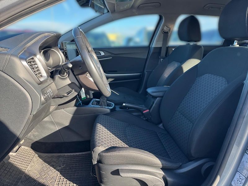 Kia Ceed (2022) SPIN 1.5T-GDI 118kW CZ DPH - fotka 7 z 11