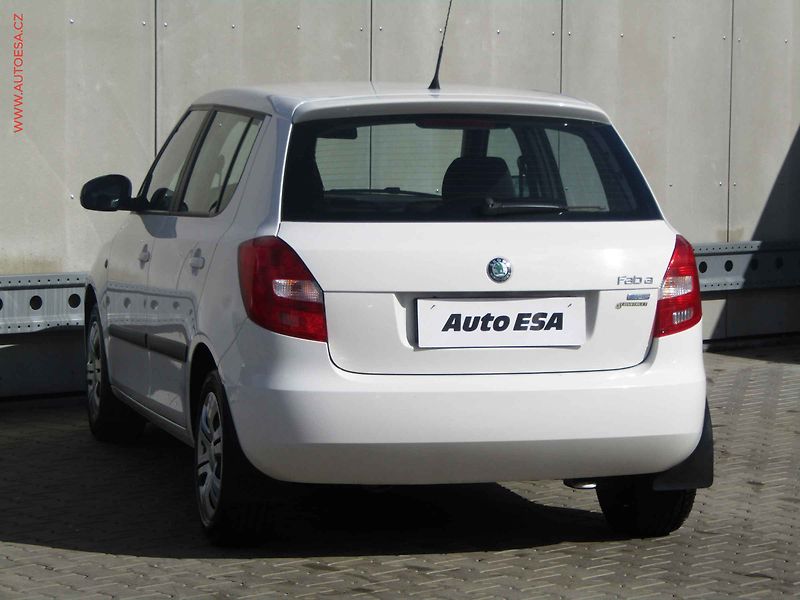Škoda Fabia (2011) 1.6 TDi, 2.maj,ČR, El.výbava - fotka 6 z 14