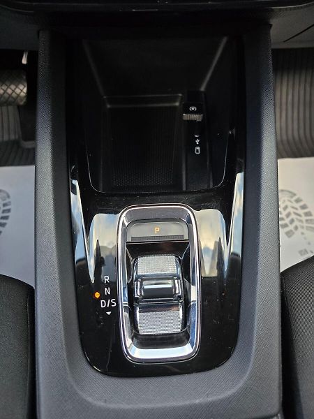 Škoda Octavia 2.0TDi DSG 1.Maj. ČR - DPH - fotka 23 z 40