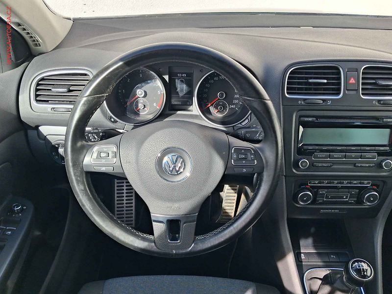 Volkswagen Golf (2011) 1.6 TDi, Style, +kola - fotka 11 z 18