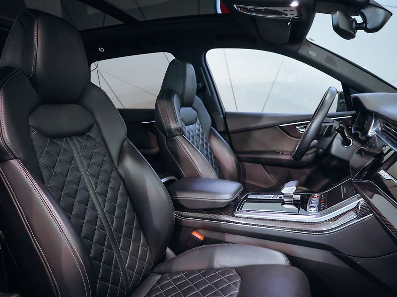 Audi SQ7 4.0TFSI Matrix - fotka 26 z 31