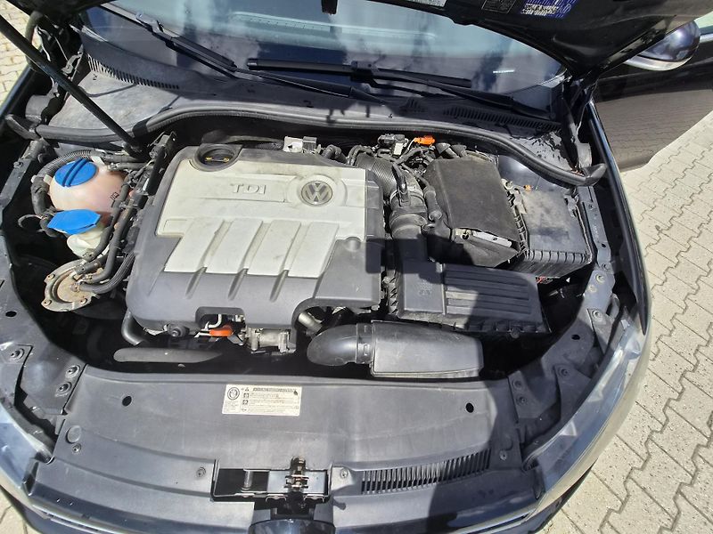 Volkswagen Golf 2,0 TDI HIGHL - fotka 11 z 23