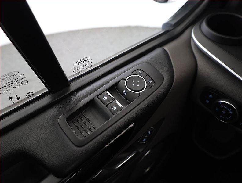 Ford Tourneo Custom (2021) Titanium 2.0 EcoBlue, ČR, DPH - fotka 17 z 21