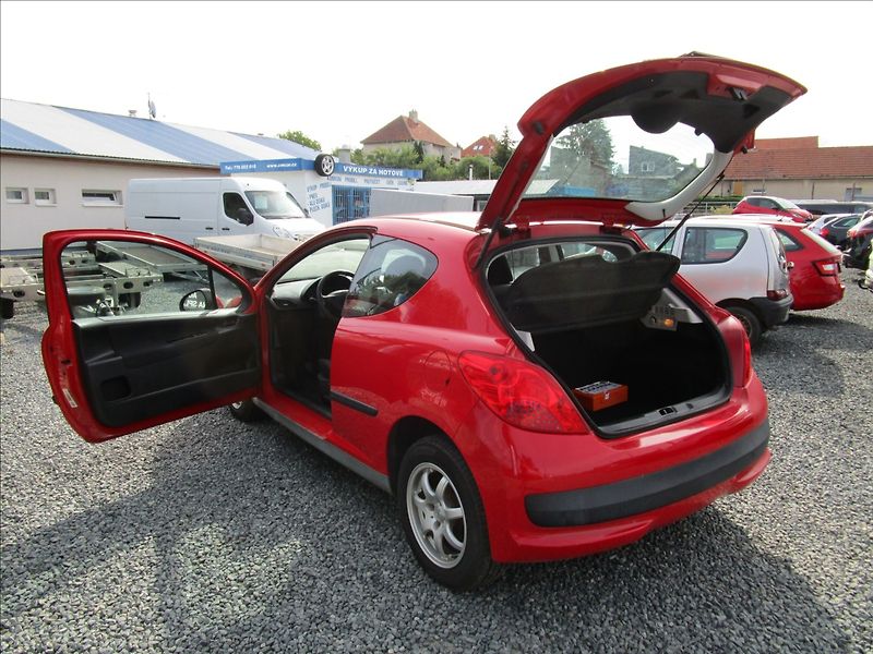 Peugeot 207 1.4i 54kW - fotka 26 z 35
