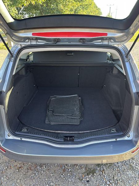 Ford Mondeo (2008) 2.0 /103kW - fotka 15 z 17