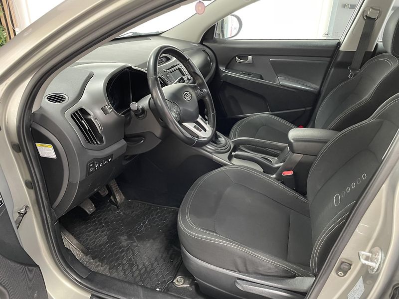 Kia Sportage 2.0 CRDi 4x4 ČR SERVIS.DIGIAC - fotka 20 z 25