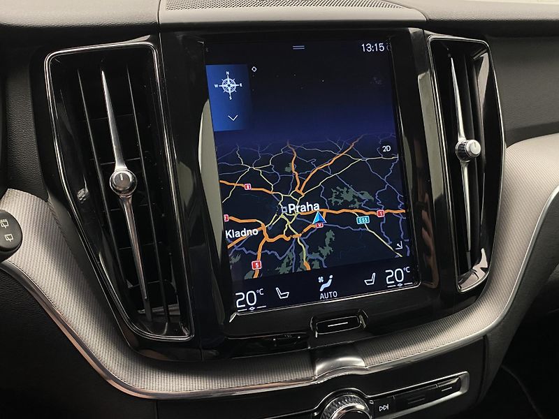 Volvo XC60 T5 AWD R-DESIGN AUT CZ - fotka 39 z 46