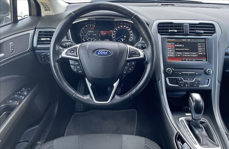 Ford Mondeo 2,0 TDCi,110kW,TITANIUM,serv.k - fotka 13 z 28