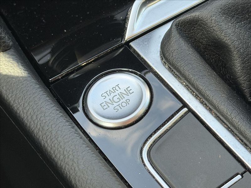 Volkswagen Passat 2,0 110kW R-LINE 93tKm ČR DPH - fotka 21 z 41