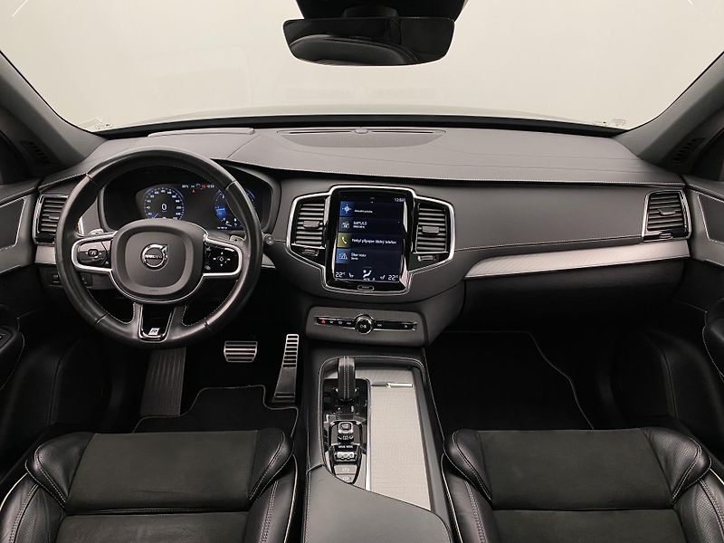 Volvo XC90 B5 AWD R-DESIGN REZERVACE - fotka 2 z 47