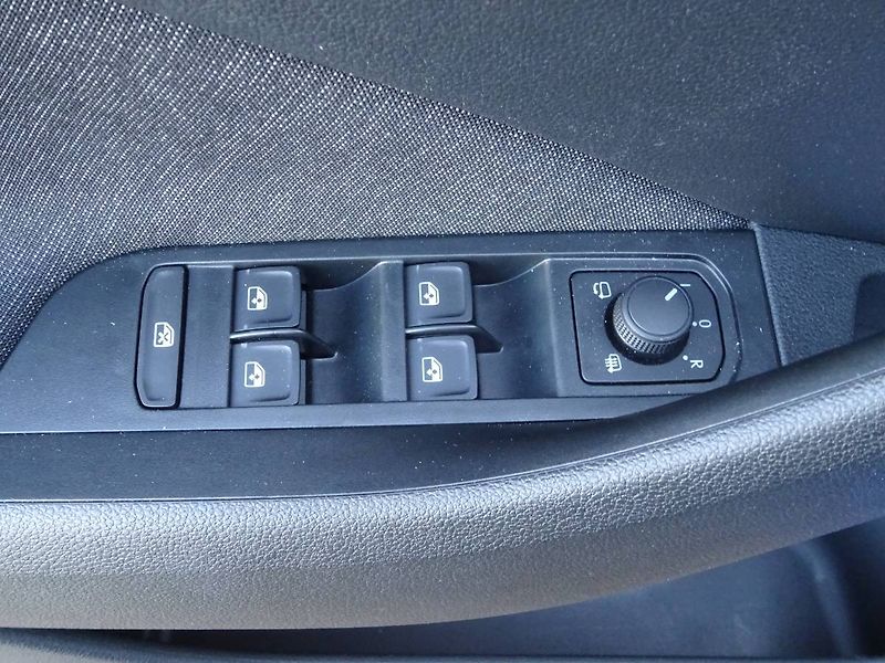 Škoda Scala (2025) 1,0TSi /85kW DSG Top Selection - fotka 12 z 29