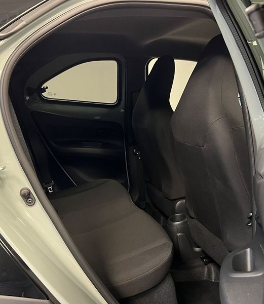 Toyota Aygo 1.0 STYLE TECH VISION - fotka 12 z 16