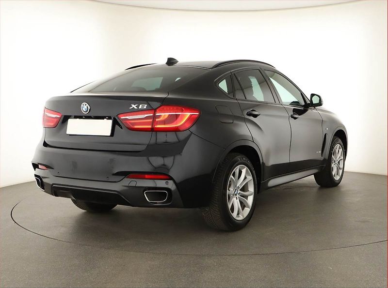 BMW X6 (2018) xDrive30d, STK, KLIMA, 4x4 - fotka 5 z 17