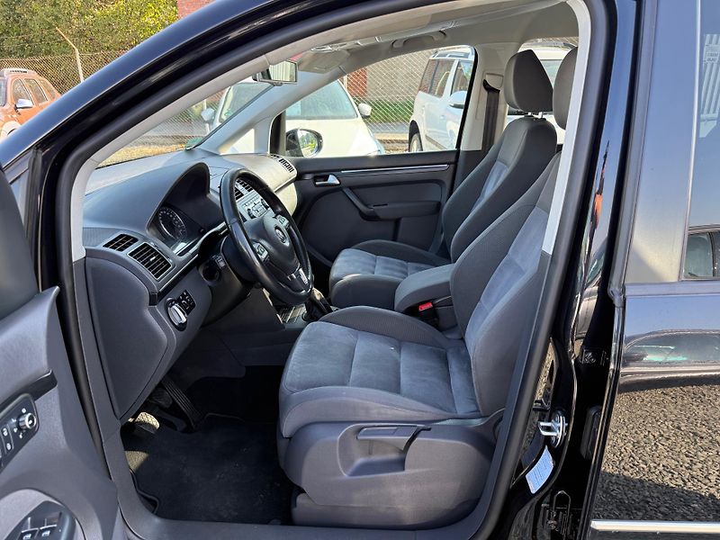 Volkswagen Touran 1.4 TSI HIGHLINE - fotka 8 z 13