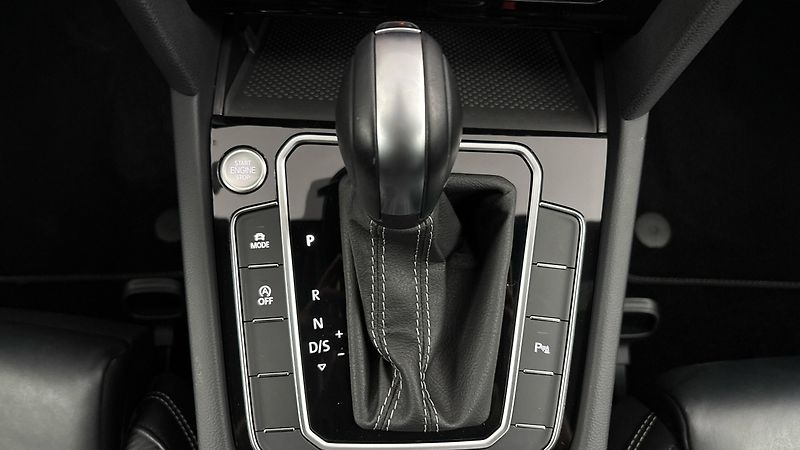 Volkswagen Passat 2.0 TDI DSG 4MOTION R-Line Var - fotka 25 z 29