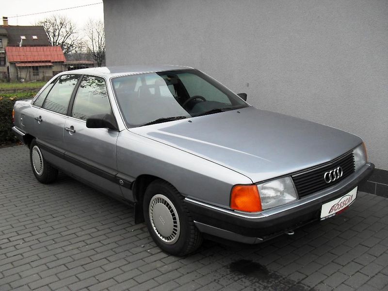 Audi 100 2,3 E C3 100Kw Velmi zachovalá - fotka 7 z 21