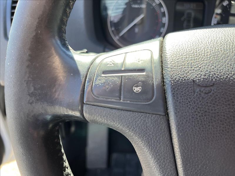 Škoda Octavia 2,0 TDi 103KW TAŽNÉ STK 7/2027 - fotka 21 z 32