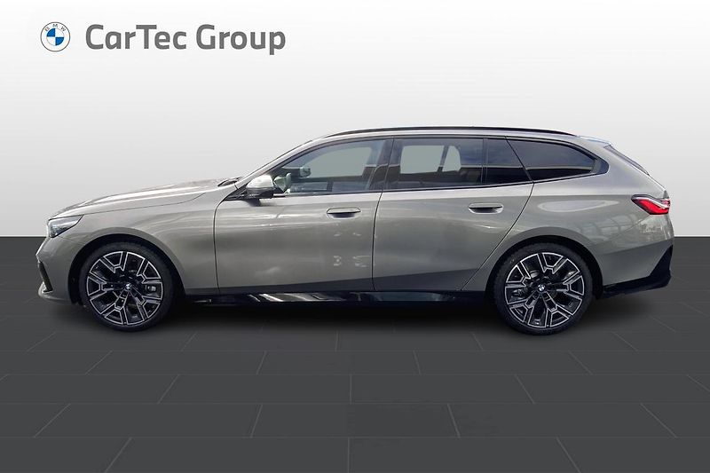 BMW Řada 5 520d xDrive Touring - fotka 3 z 7