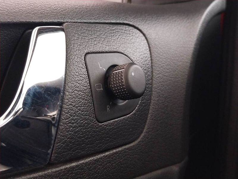 Škoda Octavia (2010) 1.9 TDI , nová STK, udržované - fotka 16 z 17