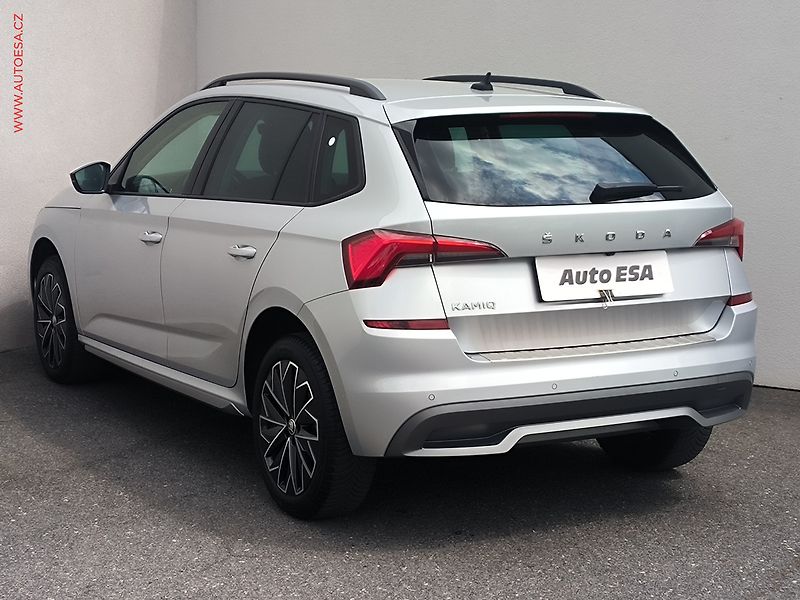 Škoda Kamiq (2020) 1.0 TSi, Style, kamera - fotka 6 z 25