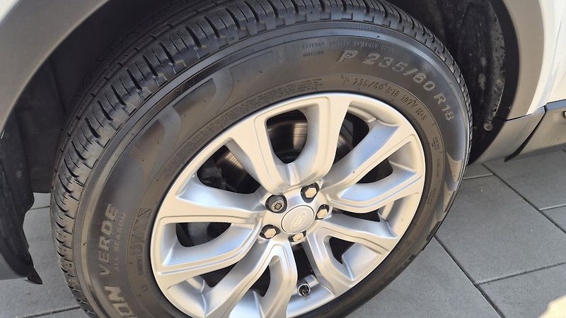 Land Rover Range Rover Evoque 2.0D 4X4 9.Kvalt AUT, DPH! TOP - fotka 23 z 29