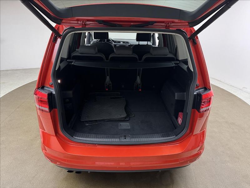 Volkswagen Touran 1,4 TSi 110kW DSG ACC 5MÍST CZ - fotka 44 z 44