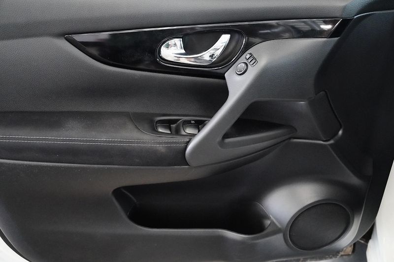 Nissan Qashqai - fotka 12 z 25