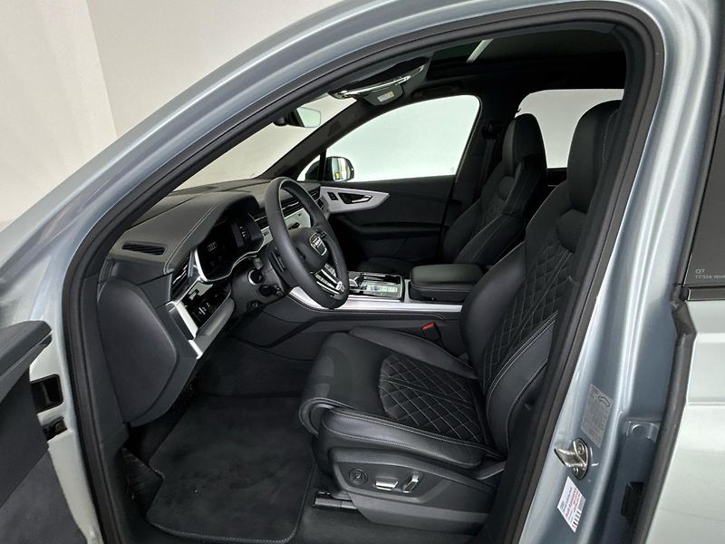 Audi Q7 60 S-Line quattro - fotka 7 z 31