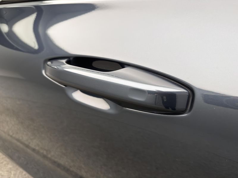 Volvo V60 B4 DARK PLUS CZ 1.maj - fotka 18 z 47