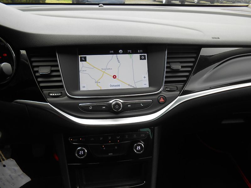Opel Astra 1.2,KAMERA,NAVI,62TKm!! - fotka 31 z 41