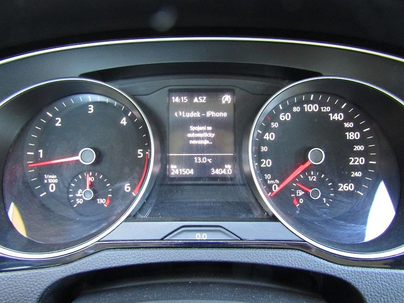 Volkswagen Passat (2015) 2.0 TDI 110kW NOVÉ ROZVODY - fotka 31 z 40