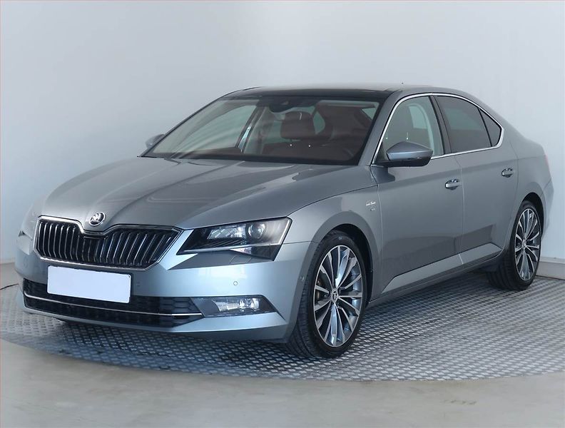 Škoda Superb (2015) Laurin&Klement 2.0 TDI - fotka 2 z 22