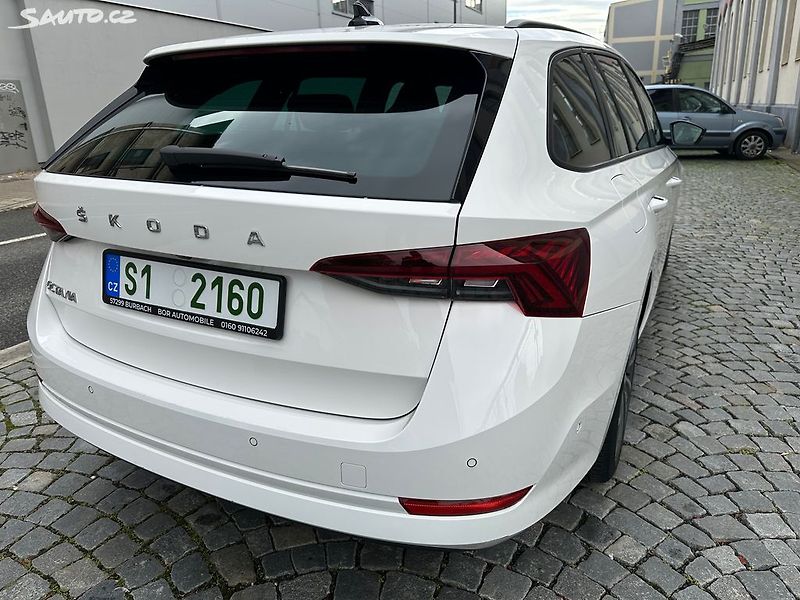 Škoda Octavia 2,0 TDI Sportline paket - fotka 9 z 43