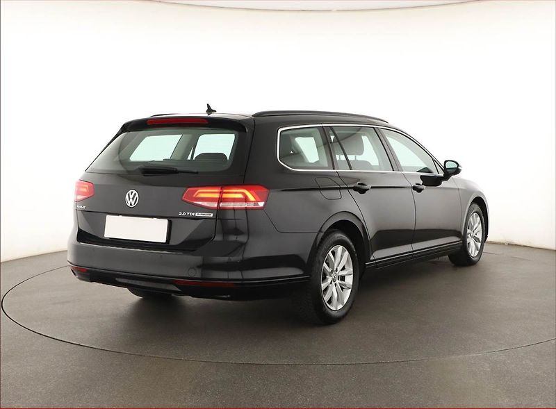 Volkswagen Passat (2016) Comfortline 2.0 TDI, Automat - fotka 5 z 18